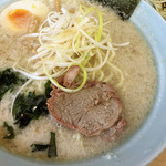 ラーメン青木亭 - ラーメン小醤油背脂多め＋ネギ丼