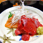 Fujiya Ryokan - １０月の夕食（信州サーモンの刺身と馬刺）