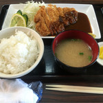 Suteki Hausu Bungo - 黒豚ロースとんかつ定食 980円