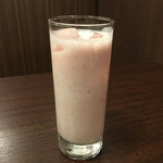 ザトラ - いちご（あきひめ）ラッシー