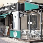 イート・モア・グリーンズ - 外観