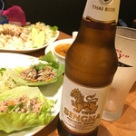 Shiromu Soi Gao - シンハービール。さっぱり系ビール。瓶がかわいい。