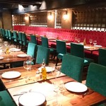 Iberico & Co. Kitchen & Bar - 店内