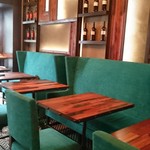 Iberico & Co. Kitchen & Bar - 店内