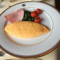 メインダイニングルーム - 朝食のオムレツ