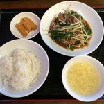 中華料理 唐韻 - 【2016年07月】セットの「レバニラの炒め」@880円、提供時。