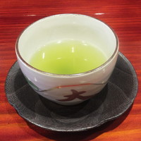 草喰 なかひがし - 最初の熱い茶がすごく美味い