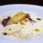ラボンヌターシュ - ホワイトアスパラと新玉ねぎのスープ