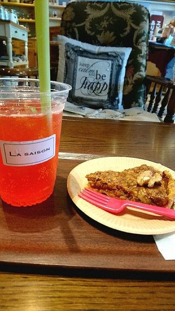 ラセゾン 中央弘前のカフェ｜弘前市代官町の落ち着いた空間