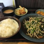 Kumadana - にら炒め定食