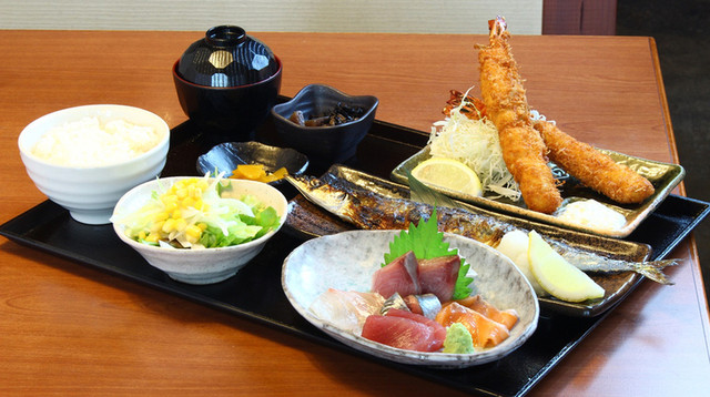 おっとっと 朝宮店 旧店名 さんまちゃん 春日井 名鉄 魚介料理 海鮮料理 食べログ