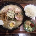 りよん洋風居酒屋 - 極塩ラーメンと極塩セット　900円