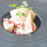 ラ ヴィオレッタ - 扶桑Sahako農園さんの落花生のパンナコッタ、黒糖ジェラートと無花果添え