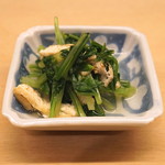 御料理 めなみ - お通し　（みぶ菜とおあげ煮）