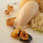 レストラン タテル ヨシノ 銀座 - 2010/11　マロンのエクラゼに軽やかなメレンゲを添えて。