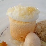 レストラン タテル ヨシノ 銀座 - 2010/11　マロンのエクラゼに軽やかなメレンゲを添えて。