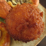 カレーパン 165円　(2016.9)