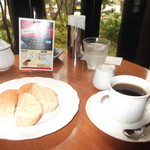 カフェ シエロ - 珈琲とパンで、500円のセット。パン屋さんへ、いけばよかったなあ；