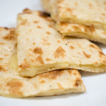 Venu's South Indian Dining Kinshicho Ten - 2016.9 チーズナン（450円）