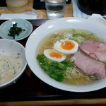 すっぽんラーメン 光福 - すっぽんラーメン（９８０円）＋サービスすっぽん飯
