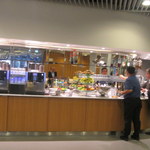 Lufthansa Senator Lounge - フードカウンター１