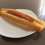 粉とクリーム - 惣菜パソはカレーかウインナーにかぎる。  自宅にて