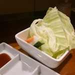 最初に生野菜が出ます