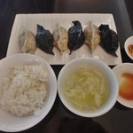 胡同文華 - 白と黒のパンダ餃子定食1100円