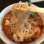 タイ料理バンセーン - トムヤンクンラーメン　アップ