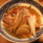 多助割烹 - 尾長鯛の頭煮