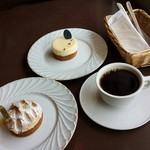 パティスリーグラム - カシス・バニーユ ＋ タルト・オ・ドゥ・シトロン ＋ grammeブレンド