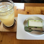 ウッドストック - クーポンのデザート☆抹茶ケーキと食後の飲み物☆グレープフルーツジュース