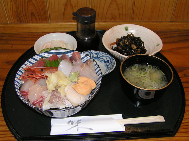 大洗の地魚が沢山載った海鮮丼 By でる 東風 大洗 魚介料理 海鮮料理 食べログ