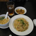 マーボ屋 - 中華の基本、炒飯、ザーサイ、玉子スープ
