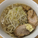 ラーメン二郎 - ラーメン 700円　麺半分・ヤサイもニンニクもアブラも少なめで