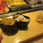 h Edomae Gatten Sushi - ウニ軍艦　280円+TAX
      ＆ツナ軍艦　100円+TAX