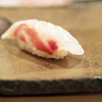 東麻布 天本 - 福岡、姪浜（めいのはま）の４ｋｇの鯛の握り