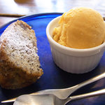 香菜軒 - マンゴーのアイスとイチジクとポピーシードの焼き菓子。