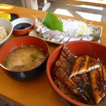 やな場茶屋 - 鮎飯、鯉こく、うな丼、刺身