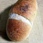 Bakery cafe Tanta Anna - チーズ塩パン