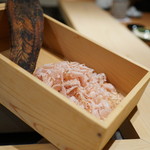 寿しの吉乃 - 鰹節の巻物