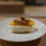 寿しの吉乃 - パンの上に鮟肝マンゴー