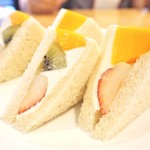 ホットケーキパーラー フルフル - '16.08フルーツサンド