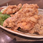 飲んべぇ食堂 らくだ屋 - 鶏唐揚げ