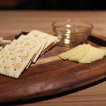 スペイン食堂 Estoy lleno - スペイン産チーズ盛合せ2種 ムルシア アル ヴィノ＆マオン☆