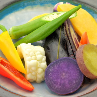 눈에서도 즐길 수 있습니다 ♪ 가마쿠라 야채와 미우라 야채를 사용한 풍부한 메뉴