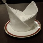 カーン・ケバブ・ビリヤニ - きちんとテーブルメイクされていました。