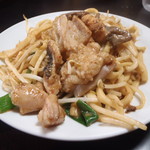 ホルモンうどん　１玉　790円　ピリ辛