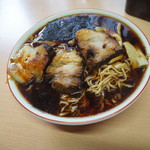 梅乃家 - ラーメン700円