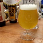 タイタンズ クラフトビアタップルーム&ボトルショップ - 